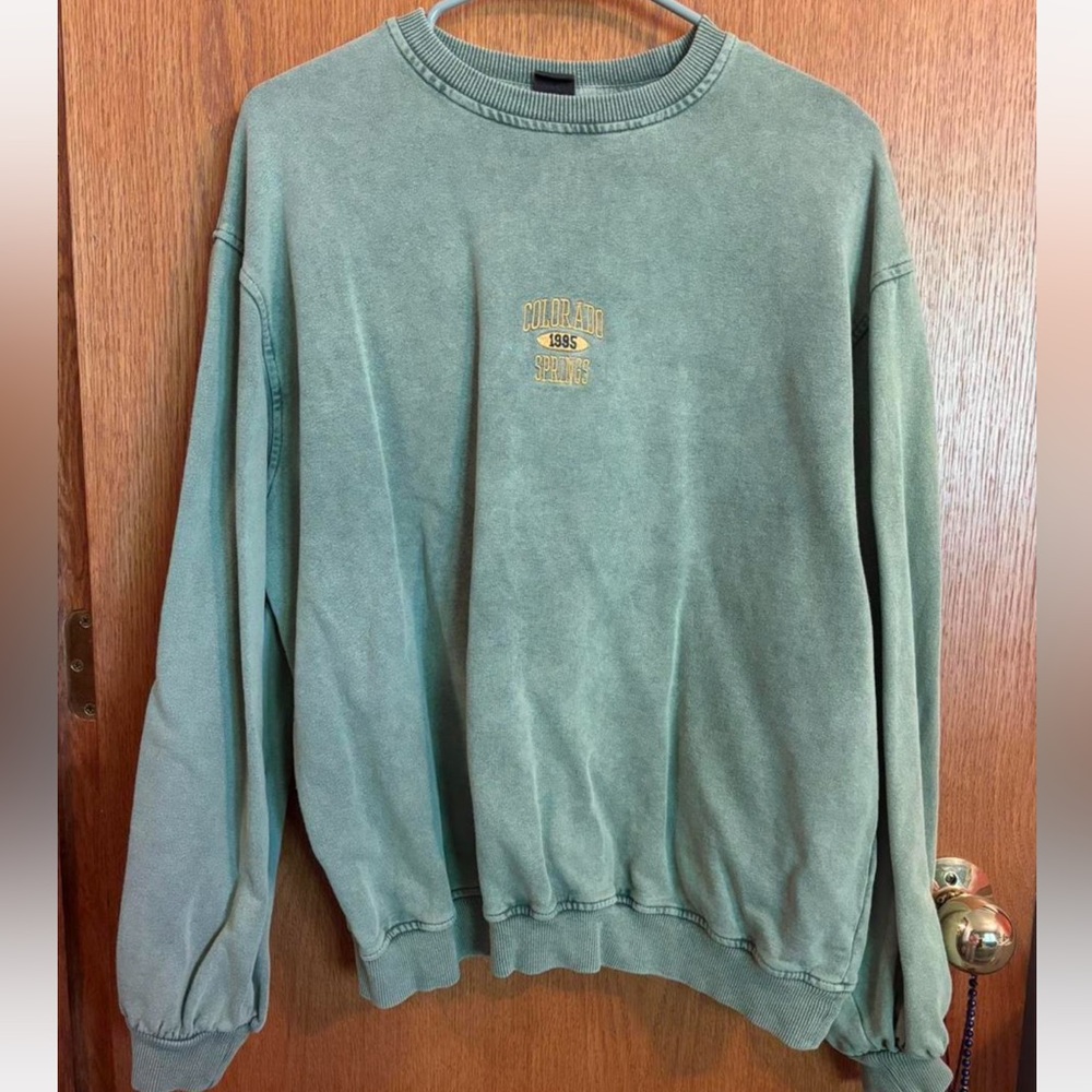 Urban Outfitters Green Crewneck Crewneck